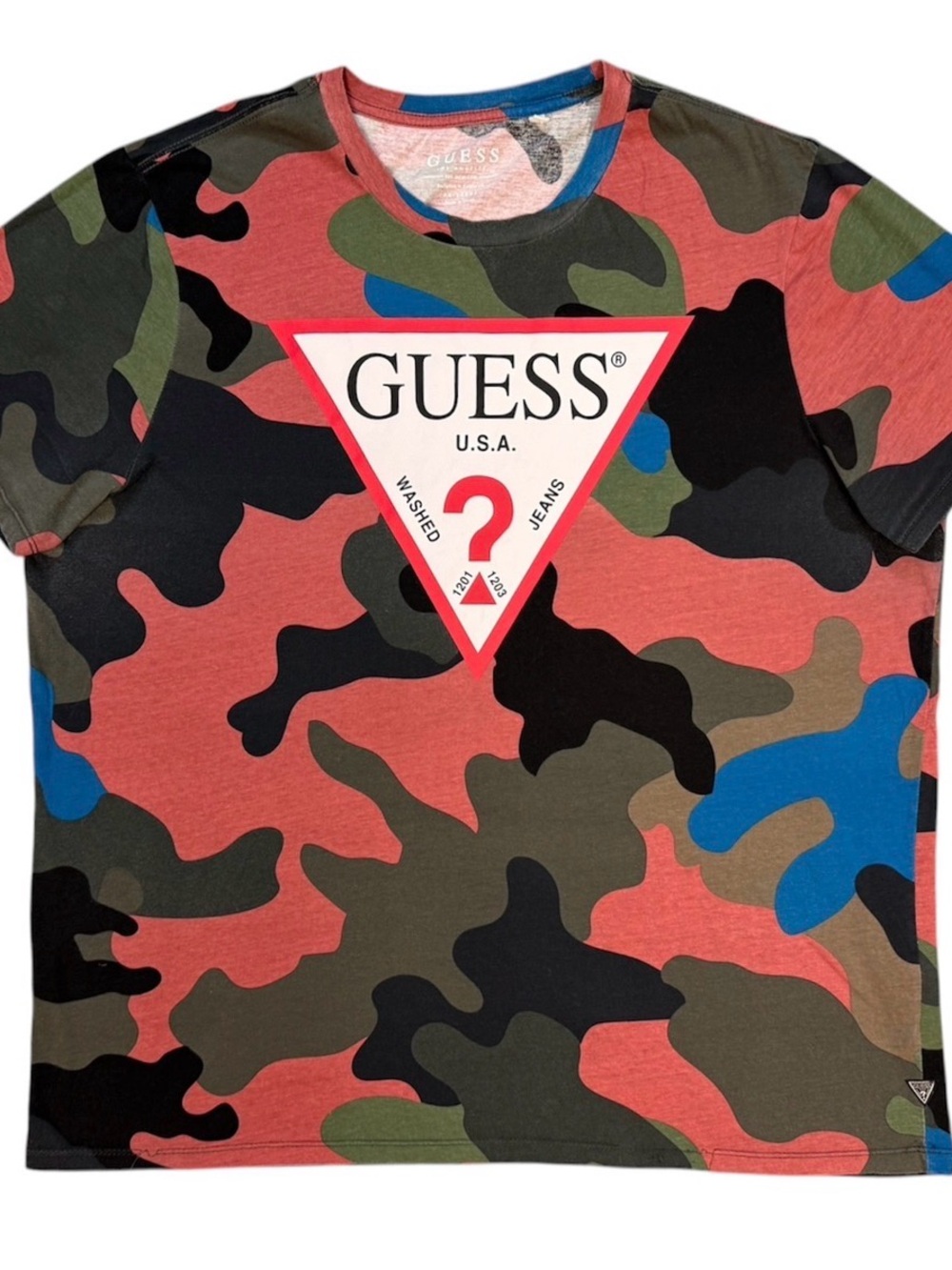 Vintage GUESS Camouflage Logo T-Shirt - Multicolor Camo XXL